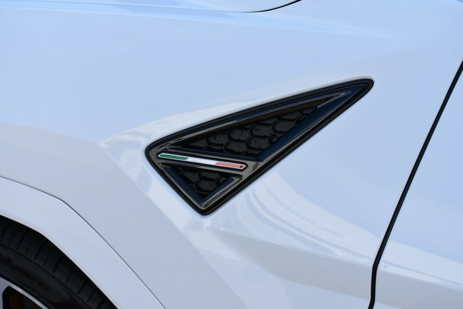 Fahrzeugabbildung Lamborghini Urus LP650 *PANO*VoLL*23*Q-Citura*Mietkauf*