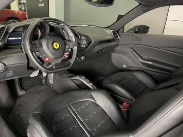 صورة 10 لـ 2016 Ferrari 488 GTB