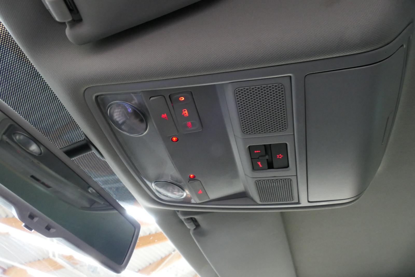 Volkswagen Golf 2011 — photo 21