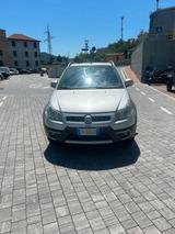 Fiat Sedici 2.0 MJT 16V DPF 4x4 Experience - silberne Fiat Sedici