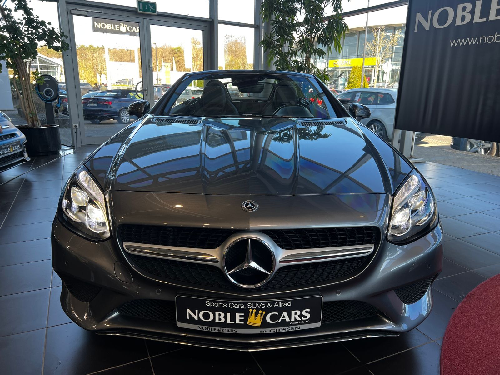 Fahrzeugabbildung Mercedes-Benz SLC 300 Memory AIRSCARF AHK LED