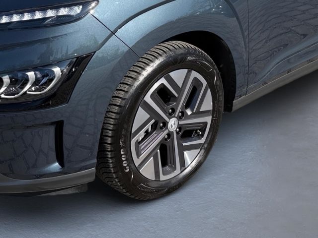 Fahrzeugabbildung Hyundai KONA Trend Elektro 2WD +KLIMA+NAVI+RFK+PDC+SHZ+U