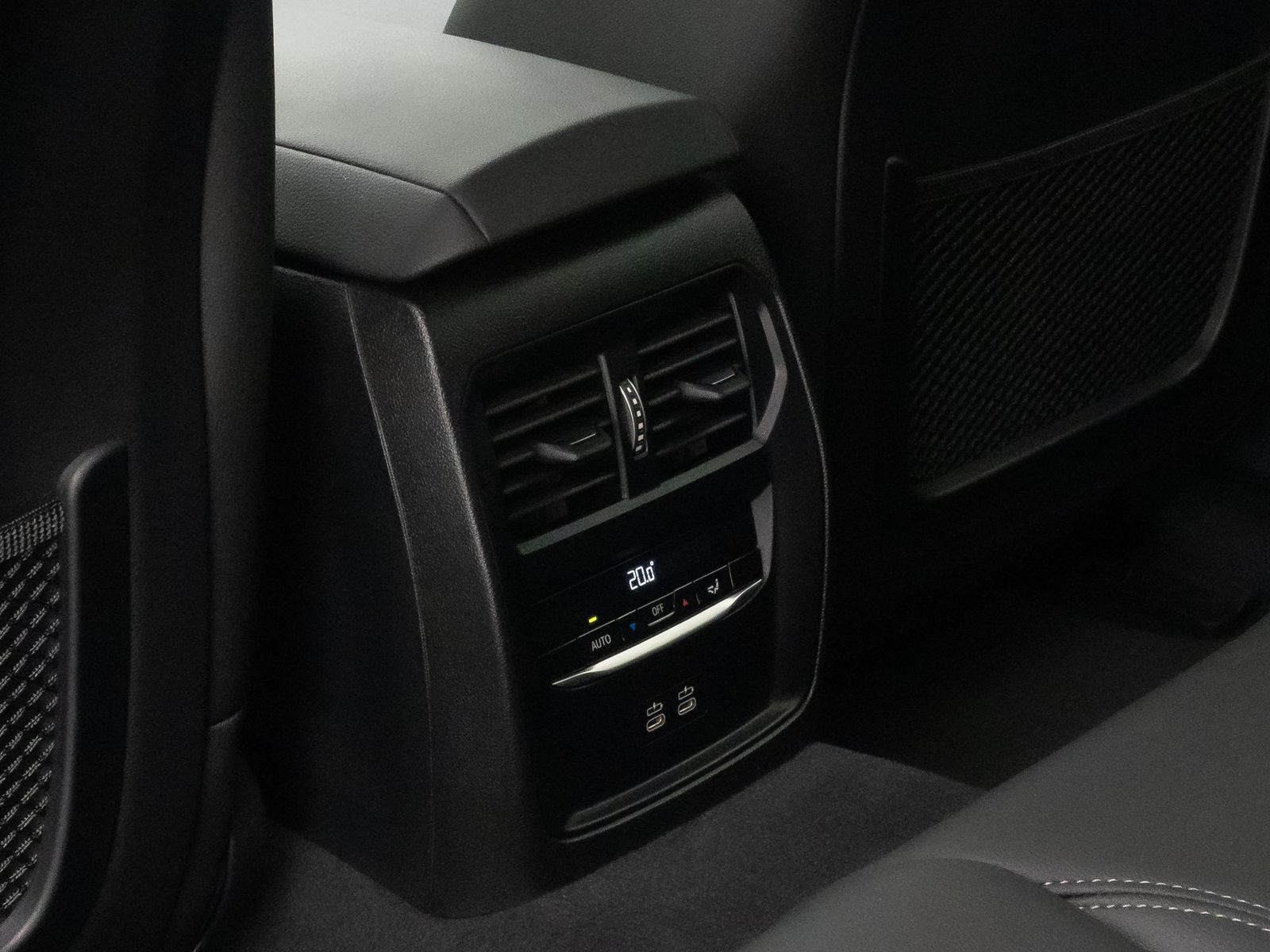 Fahrzeugabbildung BMW i4 eD35 GC Kamera GeschwindigReg DAB Widscreen