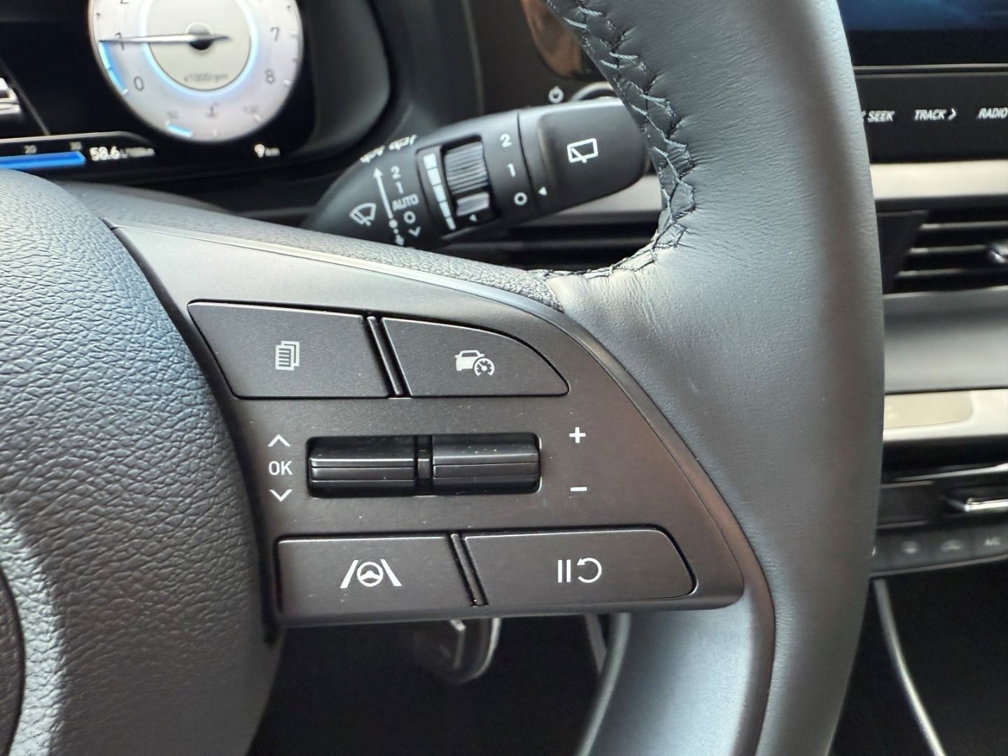 HYUNDAI i20 Select Family Navi Apple CarPlay Android Aut - Image 17