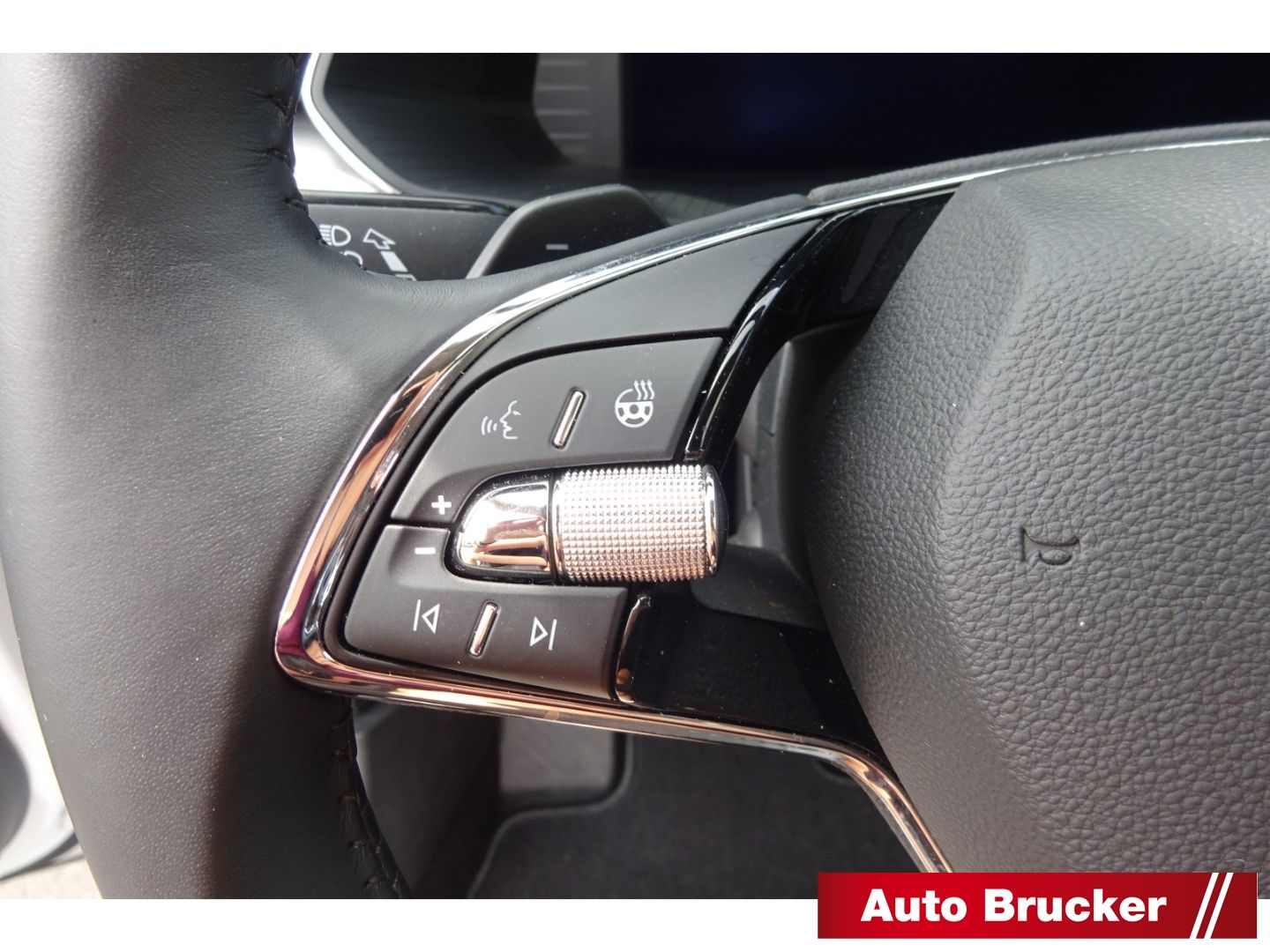 Skoda Superb Combi Ambition 2.0 TDI Navi Alu FSE LED foto 14