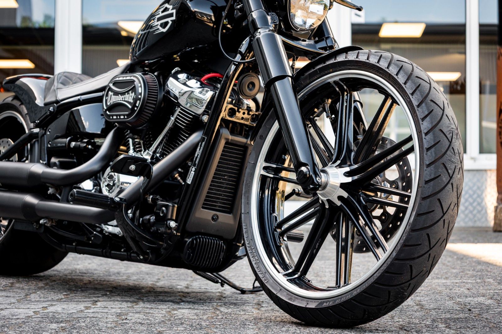 Fahrzeugabbildung Harley-Davidson FXBRS Breakout 114 cui - Jekill & Hyde