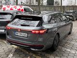 Volkswagen Passat Var.2.0 TDI DSG R-Line 4M Panorama Navi - VW Passat Gebrauchtwagen in Hamburg