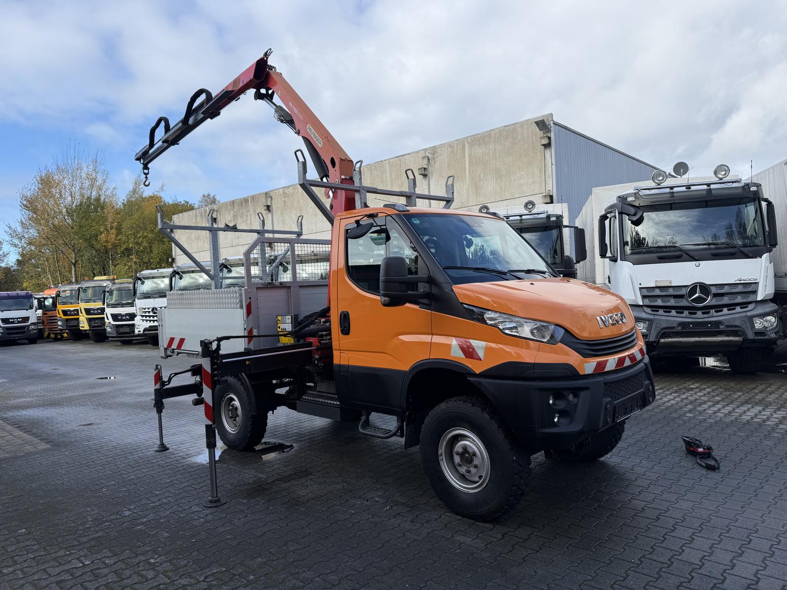 Iveco Daily 55S18W 4X4 Palfinger PK 7.501