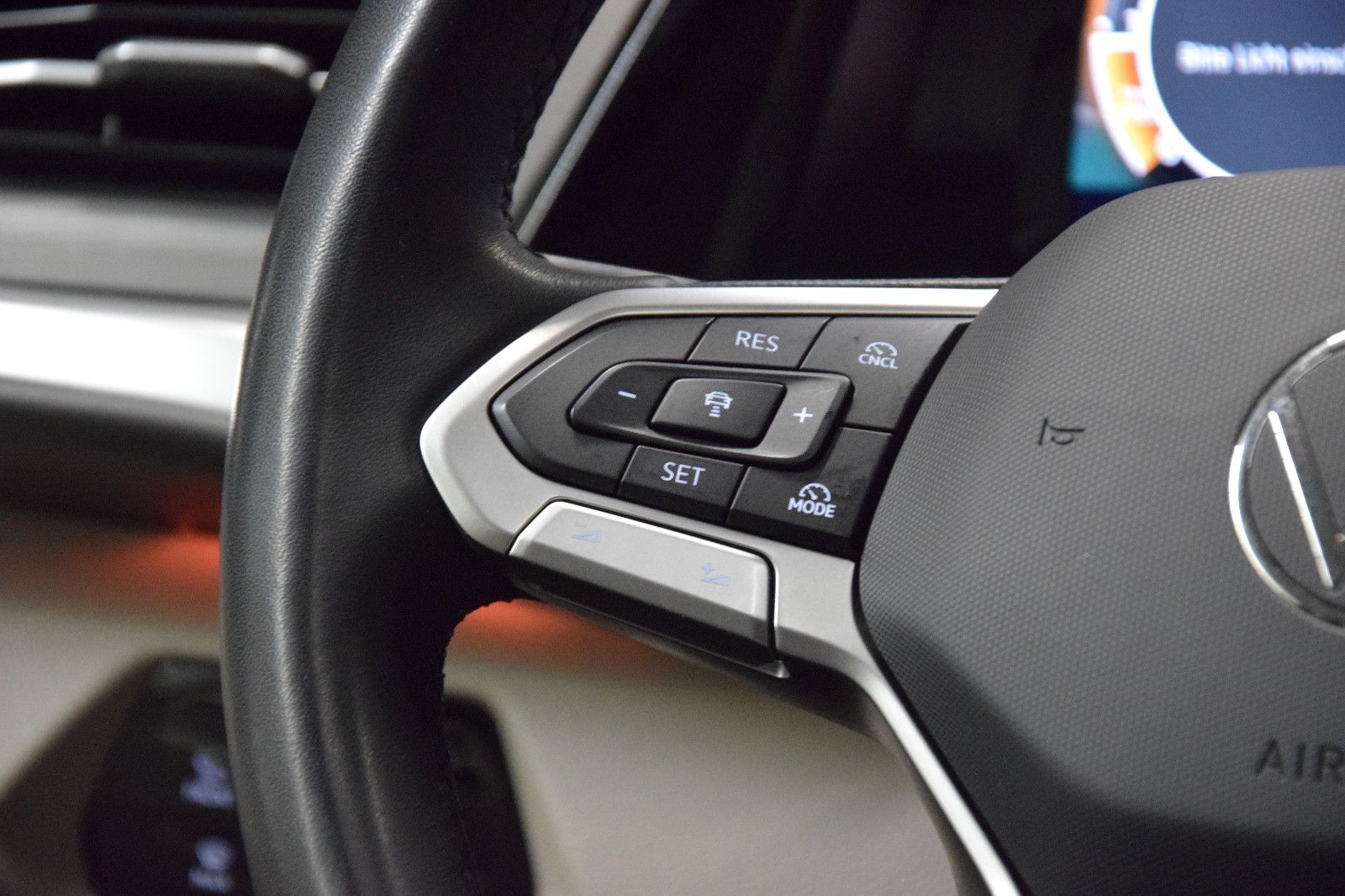 Fahrzeugabbildung Volkswagen T7 Multivan Style Lang Pano ACC Matrix AHK vis-a