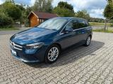 Mercedes-Benz Mercedes B200 6 Jahre alt 71 Tsd. km, Häng... - Mercedes-Benz Alt