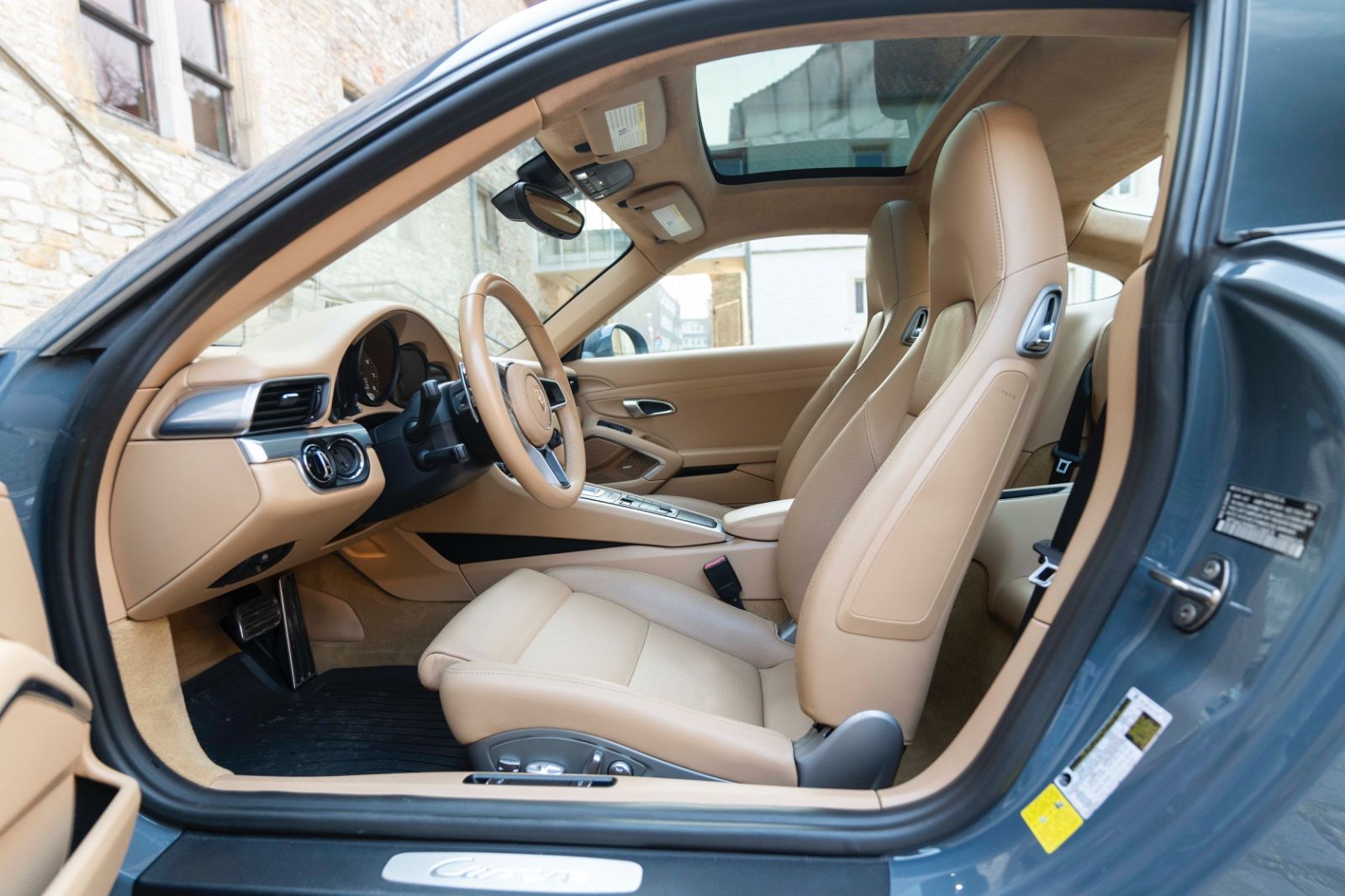 Fahrzeugabbildung Porsche 911 Carrera Coupe Sport-Chrono PASM KAM PDLS
