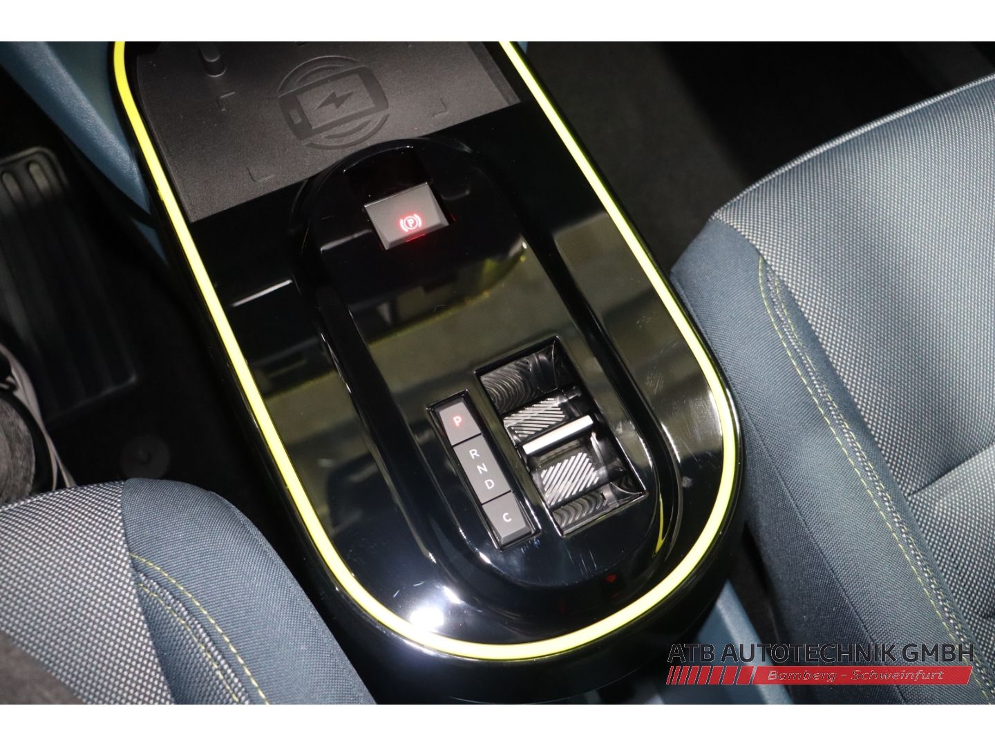 Fahrzeugabbildung Fiat Grande Panda Sonderedition EV 44 kWh Navi Digita