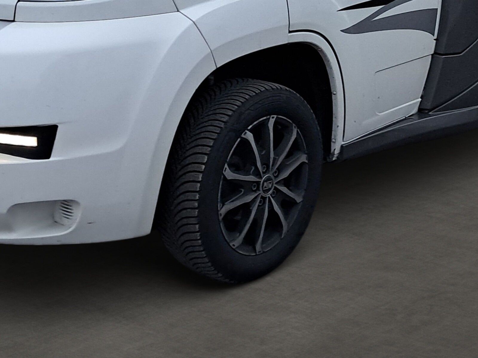 Fahrzeugabbildung Elnagh King 530 Markise,Sat,RFK,Backofen,Allwetterreife