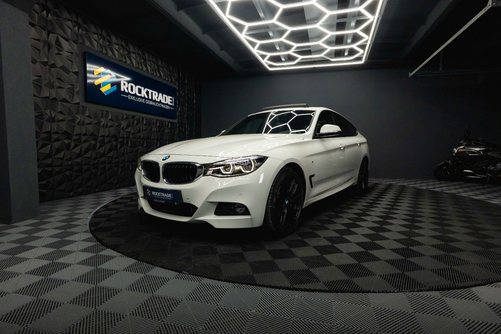 Fahrzeugabbildung BMW 330d Gran Turismo xDrive M Sport *ACC*Pano*LED*