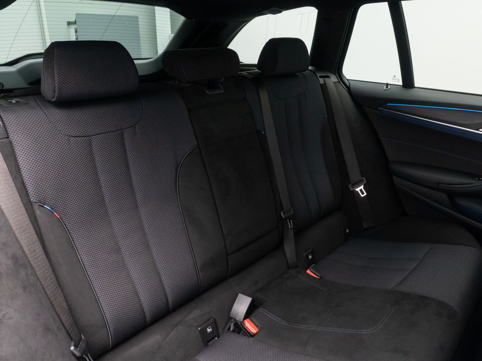 Fahrzeugabbildung BMW 530e M Sport H/K DAB HUD Alarm Komfort Kamera