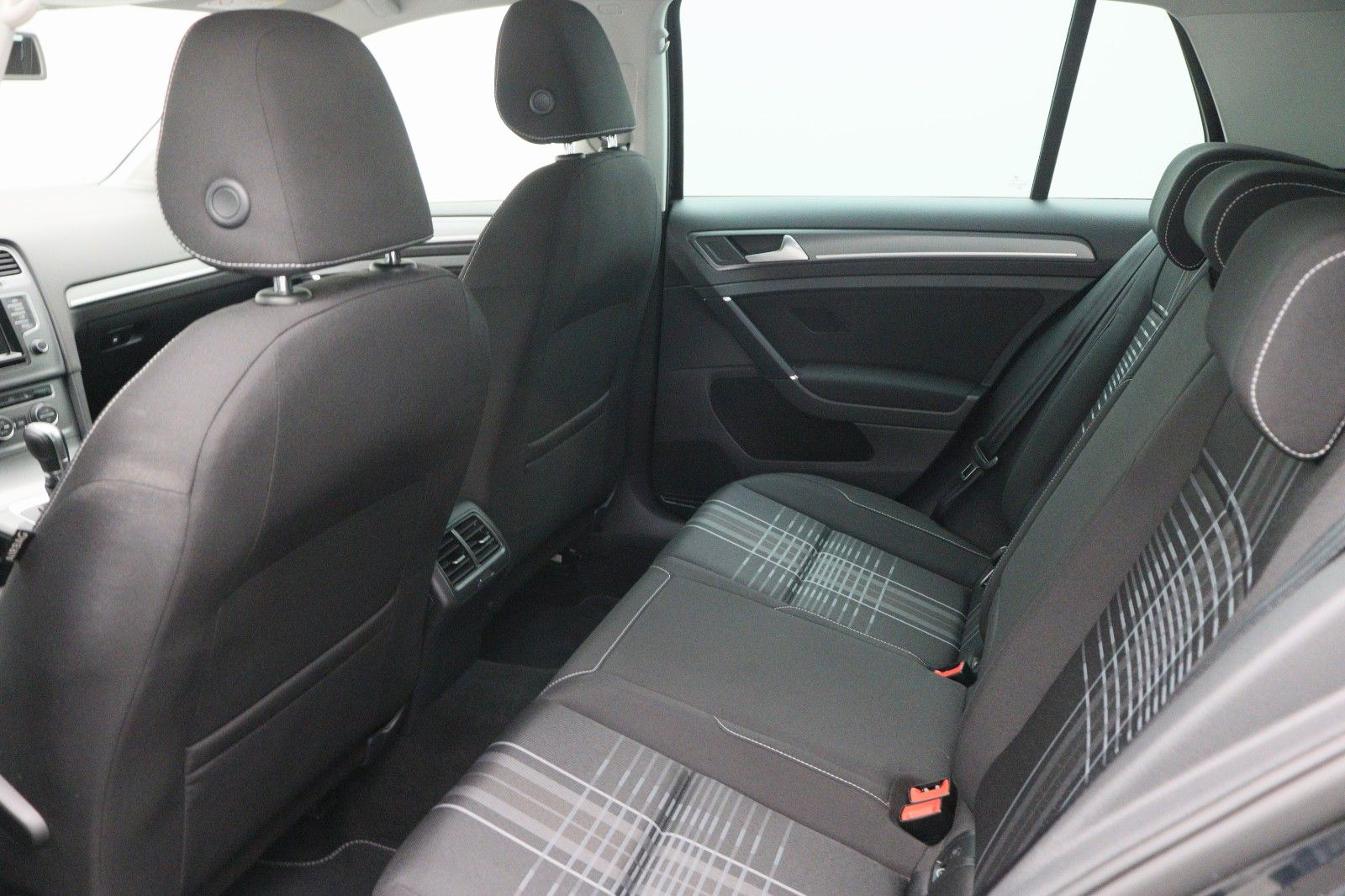 Fahrzeugabbildung Volkswagen Golf VII 1.4 Comfortline BMT DSG PDC NAVI