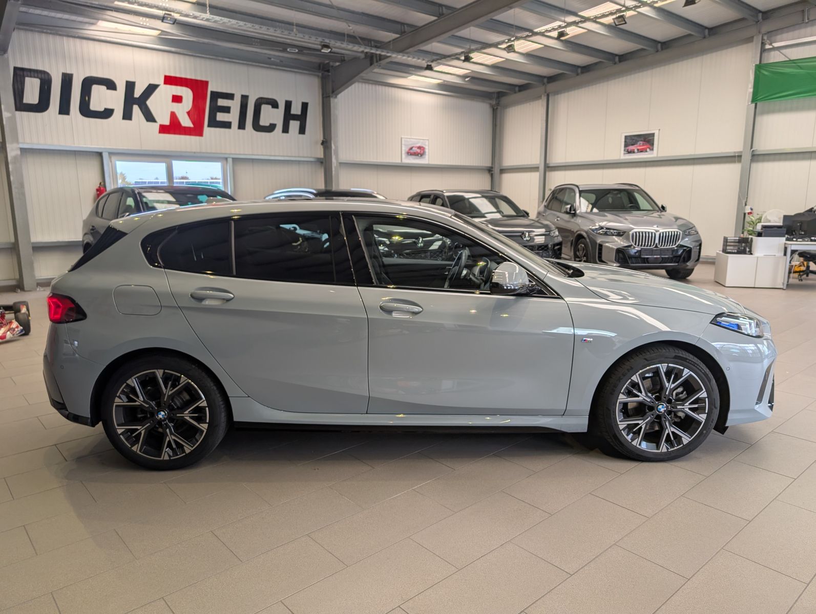 Fahrzeugabbildung BMW 118 d M-Sport Premium Shadow Cam Pano Alcan 18"