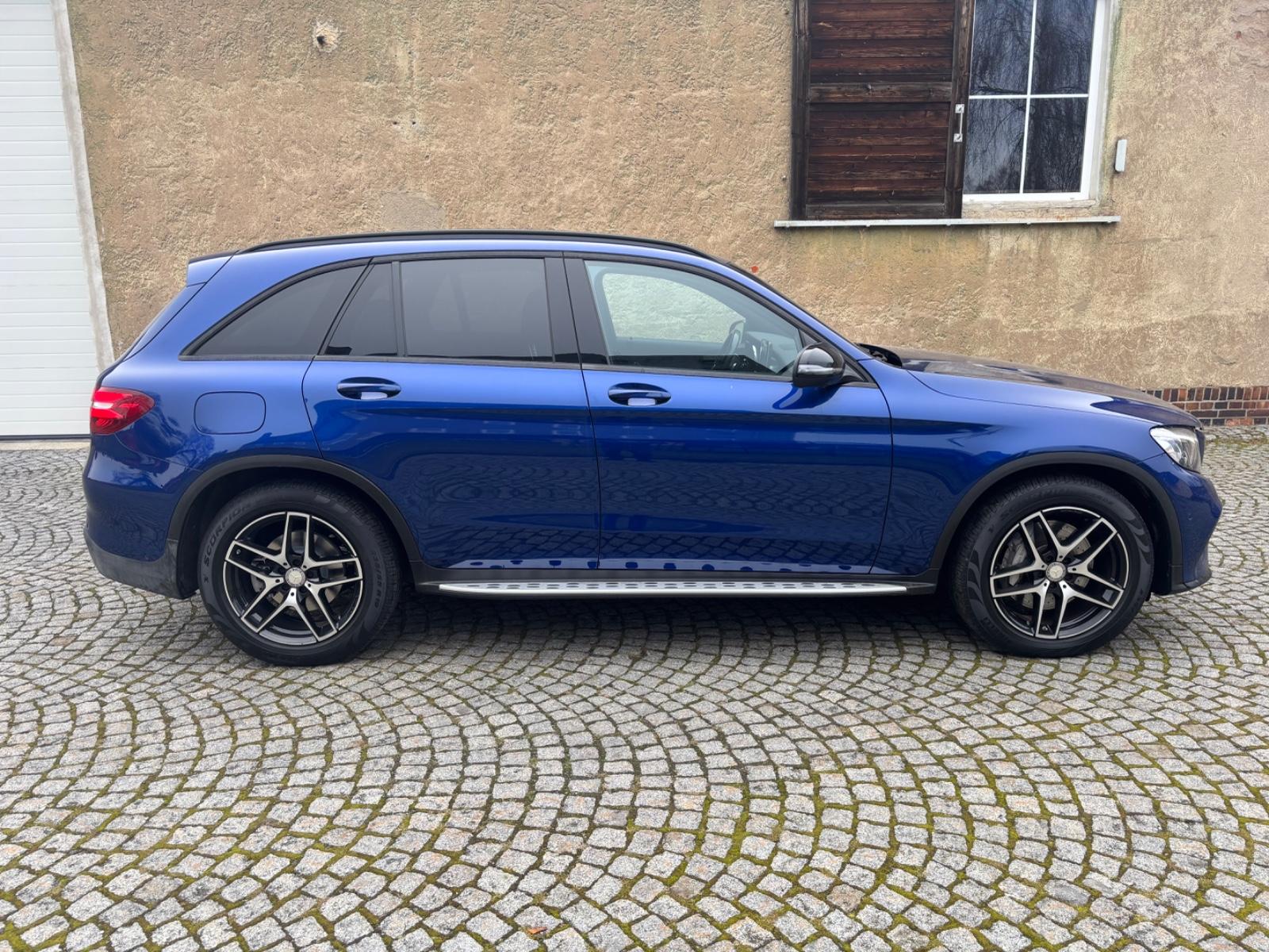 Mercedes-Benz GLC 350 d AMG-Line Air-Balance-Paket AHK