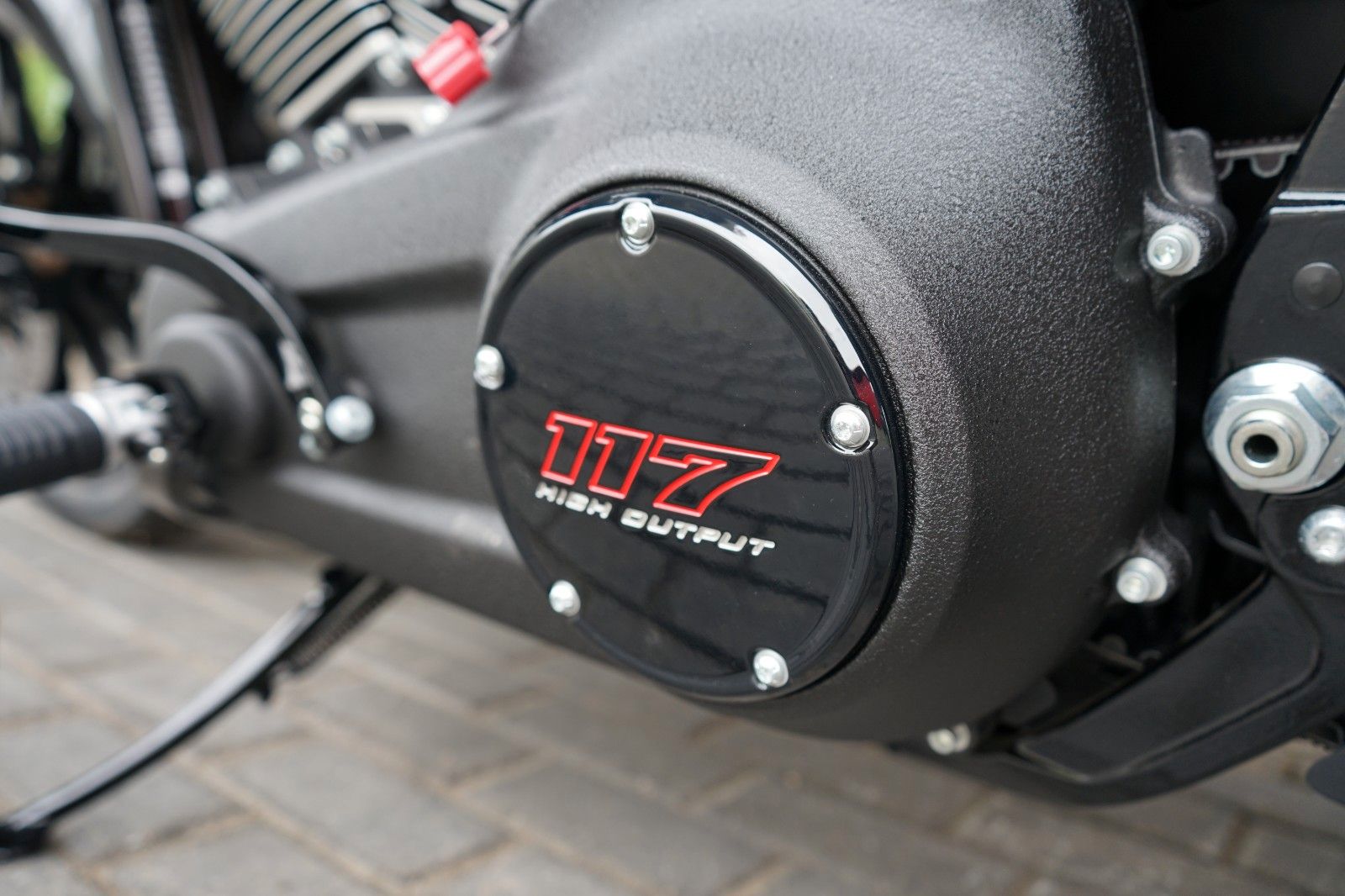 Fahrzeugabbildung Harley-Davidson Low Rider ST FXLRS 2025 117cui High Output Motor