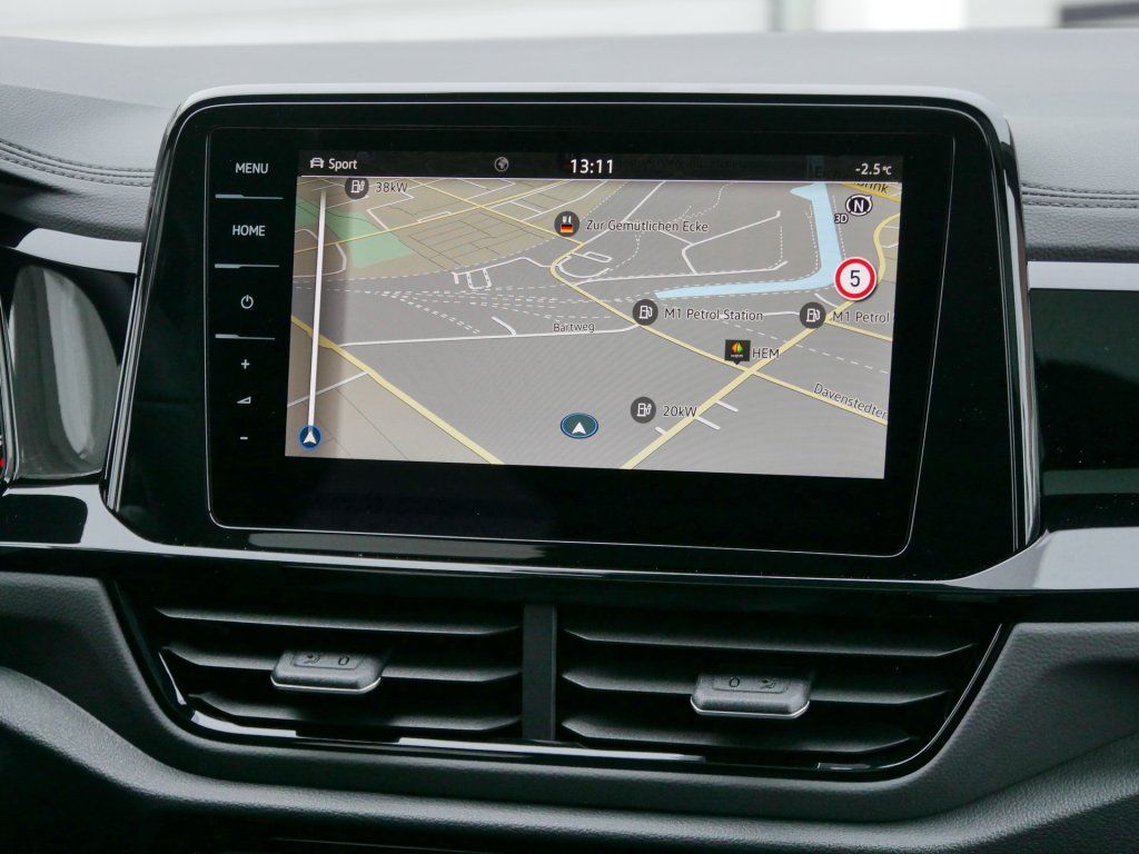 Fahrzeugabbildung Volkswagen T-Roc R-Line 1.5 TSI DSG AHK App-Connect