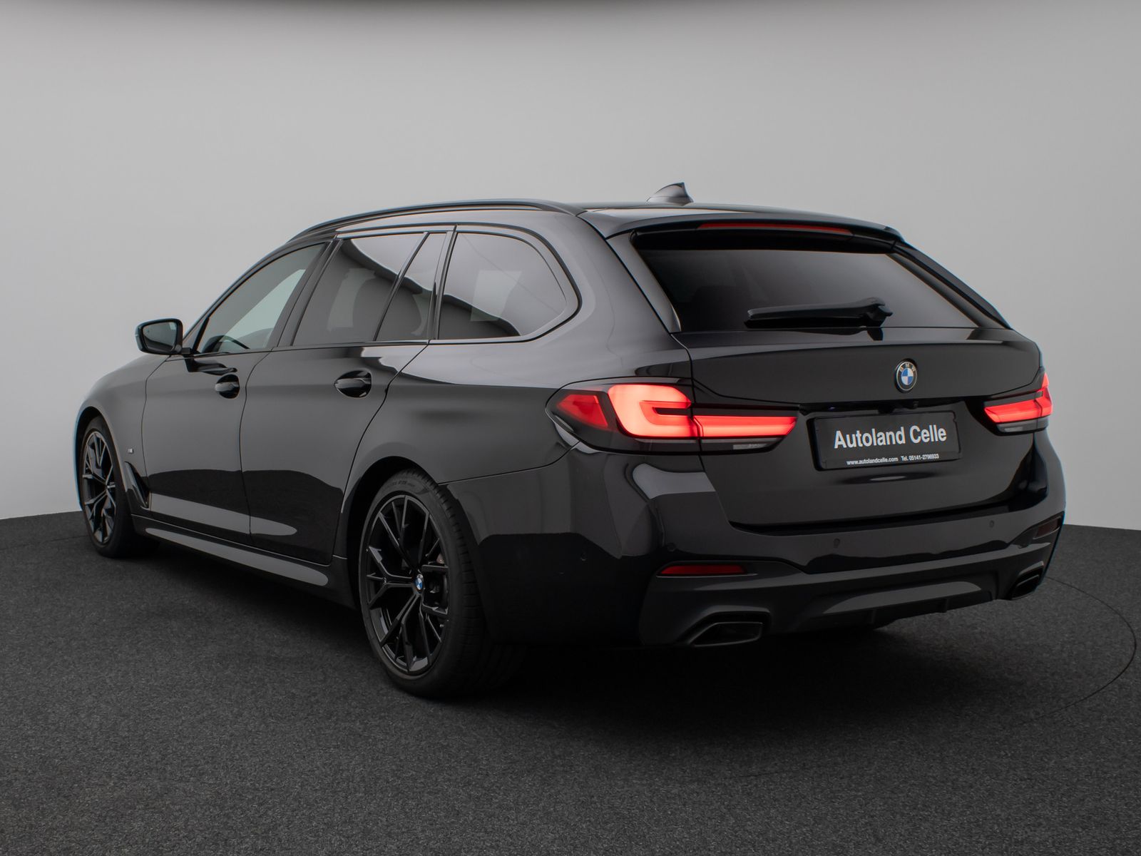 Fahrzeugabbildung BMW 530d M Sport Panorama Kamera Laser HUD DAB HiFi