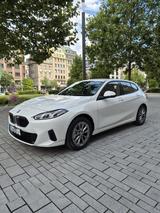 BMW 116i Steptronic, Benzin, 122 PS, weiß
