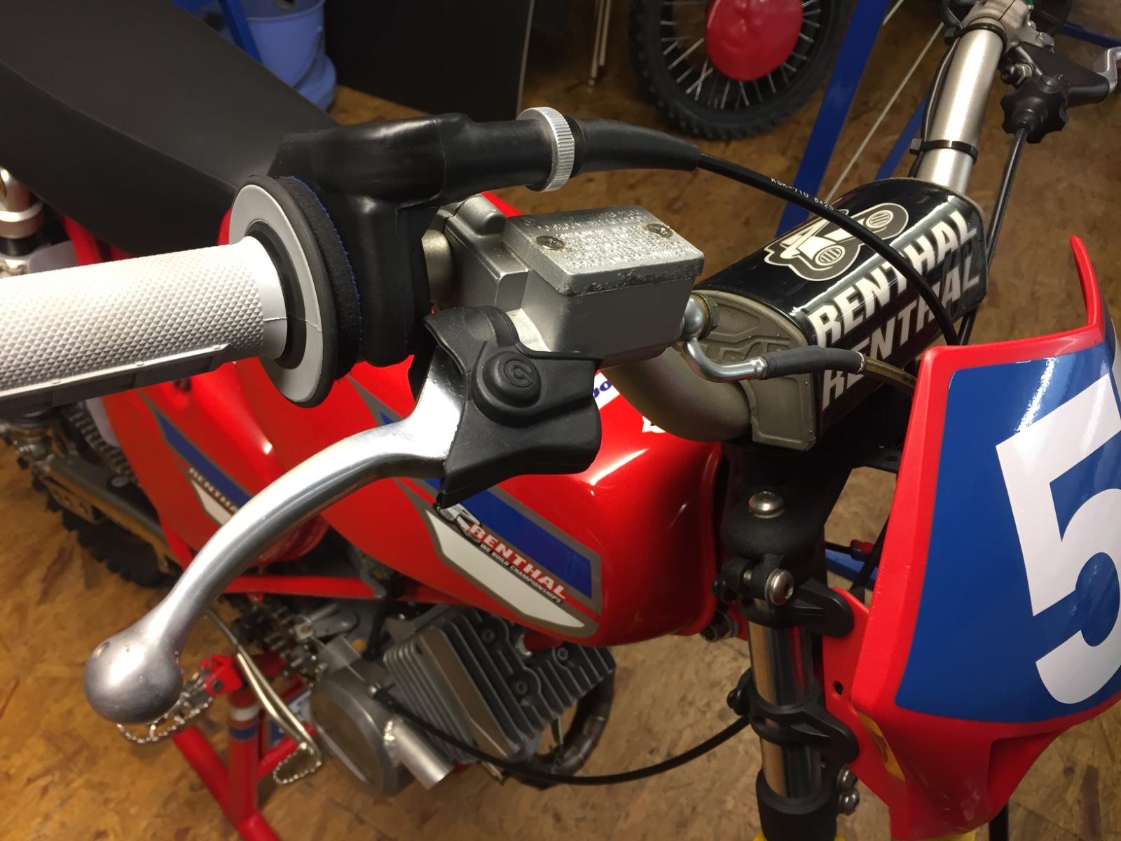 Simson  2010 — двигун 60 cm³, 18 HP (13kW)