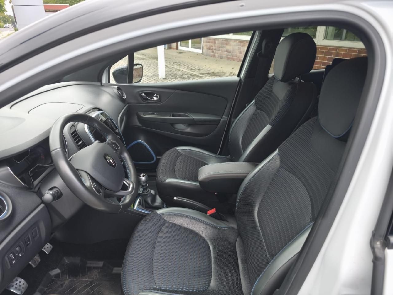 Fahrzeugabbildung Renault Captur Crossborder