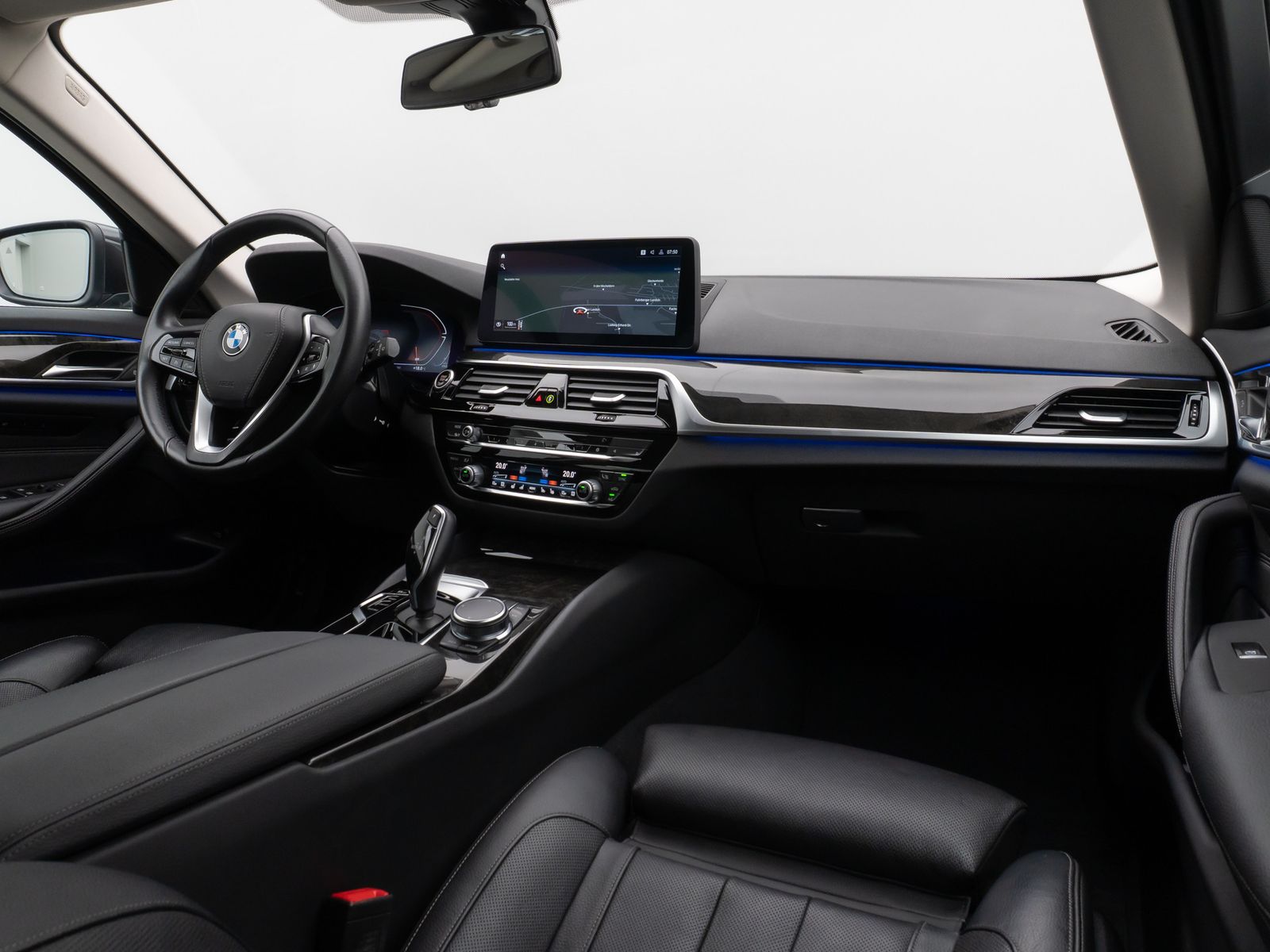 Fahrzeugabbildung BMW 520d xD Kamera HUD DAB HiFi Belüftung Leder Komf
