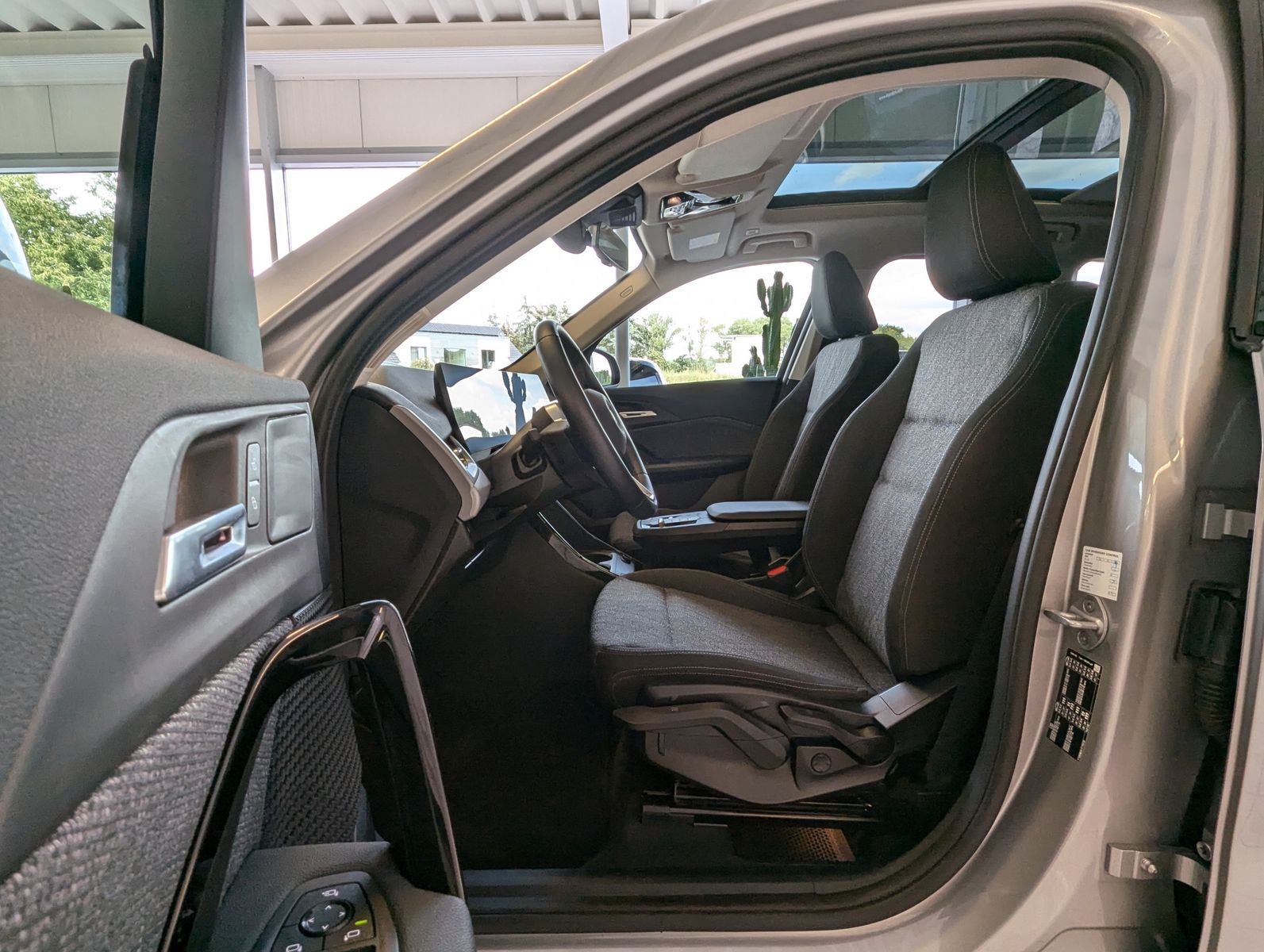 BMW X1 20 i Pano Premium-Travel-Paket AHK - Image 13