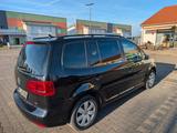 Volkswagen Touran 1.4 TSI 103kW - - VW Touran von privat