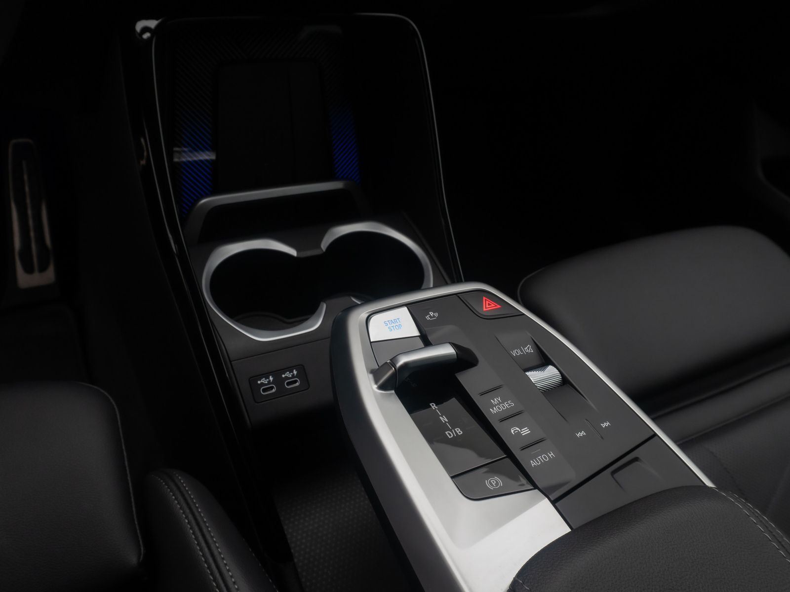 Fahrzeugabbildung BMW iX1 xD30 M Sport HUD DAB AHK 360&deg; CockpitPro 18"