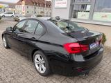 BMW 320i Sport Line Lim. *NAVI+AHK+RF-KAM+SHZ+17"ALU - BMW 320: Limousine
