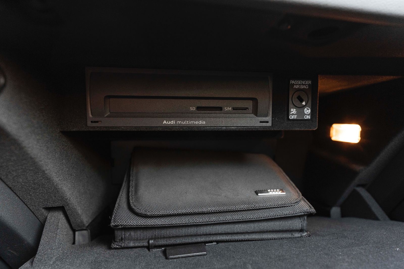 Fahrzeugabbildung Audi Q3 35 TDI QUATTRO DSP LED TOTW NAV TEMPOMAT