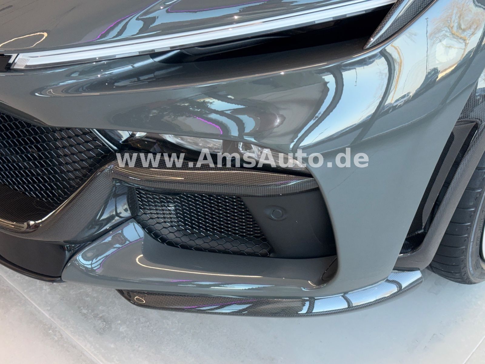 Purosangue Full Carbon Pano Massage