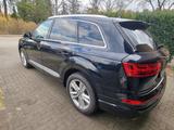 Audi Q7 3.0 TDI quattro tiptronic - - Audi Q7 mit Diesel-Antrieb: Blau