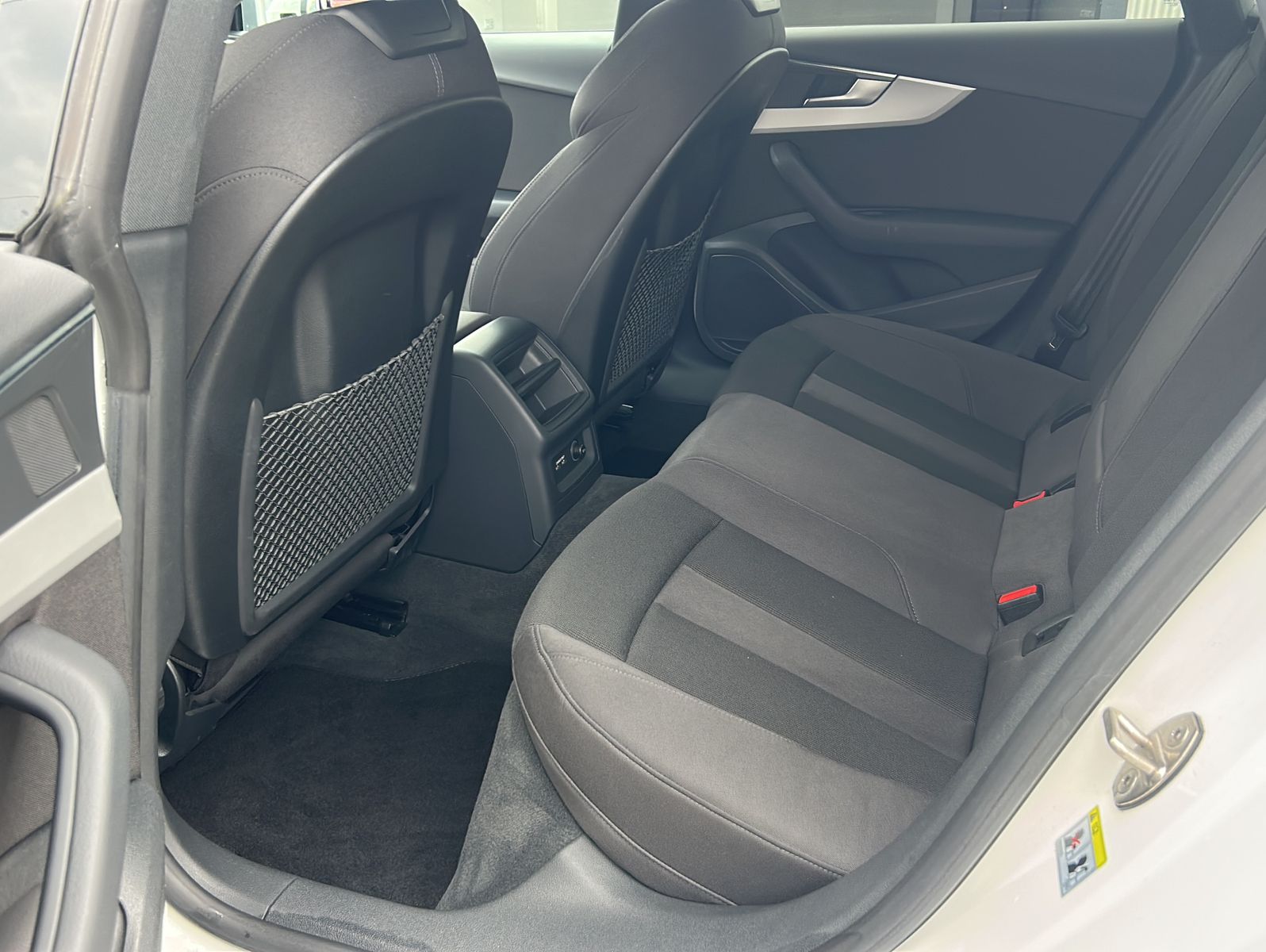 Fahrzeugabbildung Audi A5 35 TDI advanced