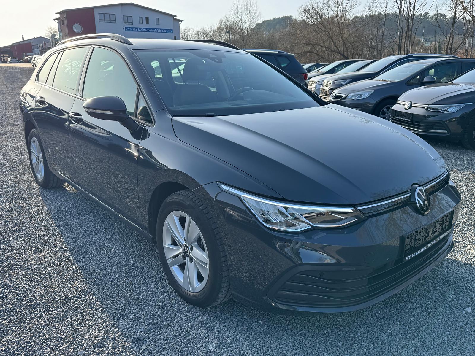 Volkswagen Golf VIII Variant 2.0 TDI *LIFE*PDCHI+VO*SHZ*DAB