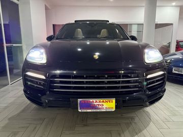Porsche Cayenne - 4
