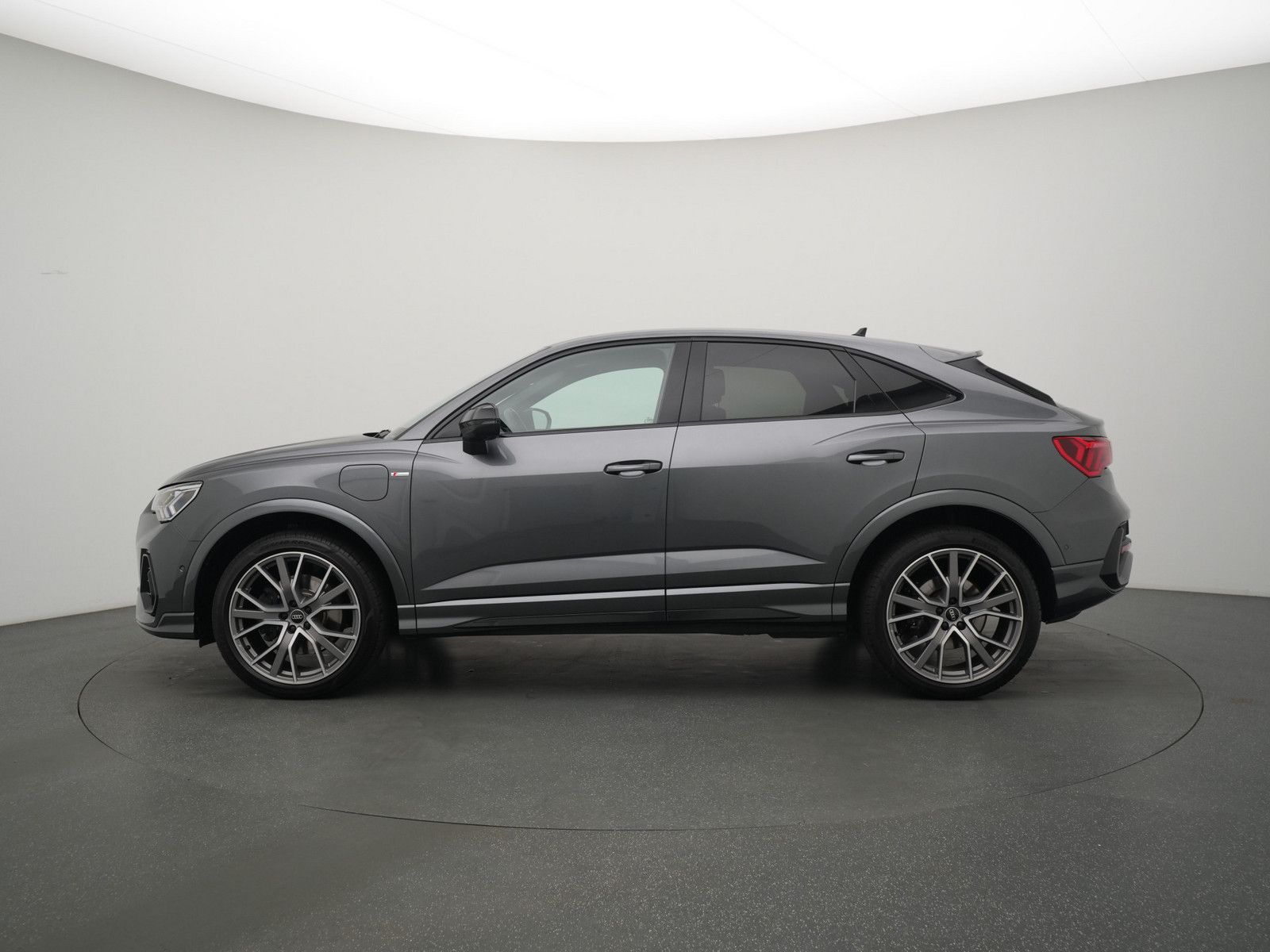 Audi Q3 Sportback 45 e S line ACC AHK NAVI SONOS 360° foto 20
