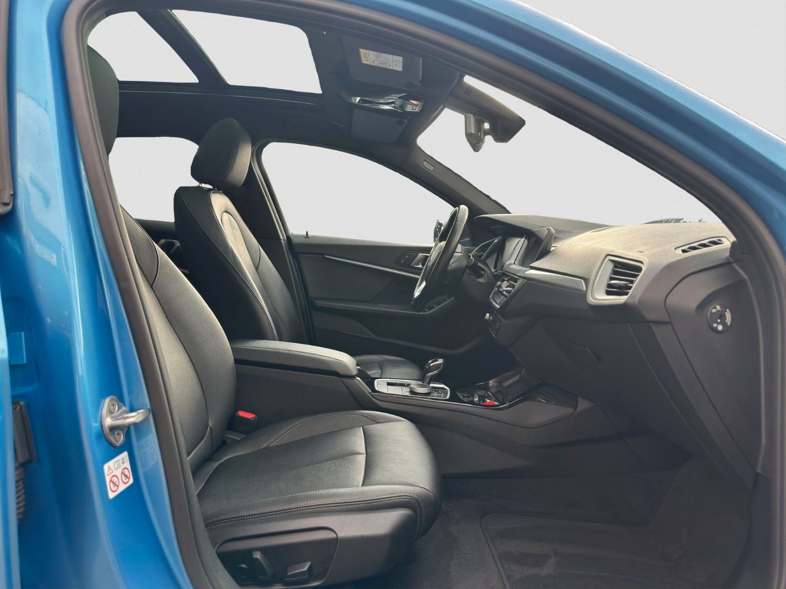 BMW 118d Adv. AUT. LC.PRO HUD PANO LEDER AHK KAMERA foto 10