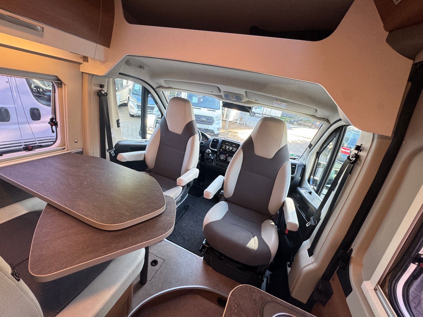 Fahrzeugabbildung VANTourer 540 FIAT DUCATO AUFSTELLDACH 5 SCHLAFPLÄTZE AHK