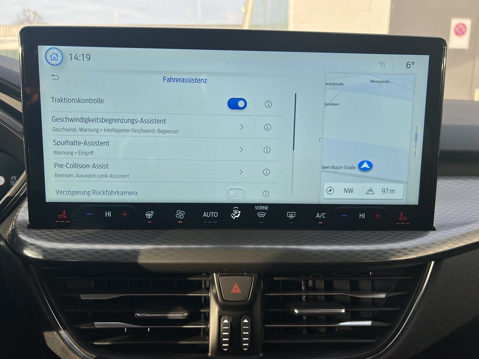 Fahrzeugabbildung Ford Kuga Titanium Winter Pak. Navi Digitales Cockpit