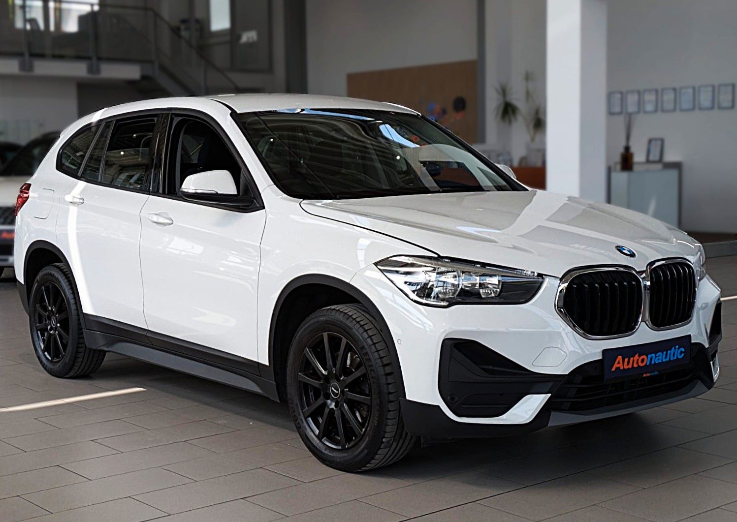 Fahrzeugabbildung BMW X1 18i LCI NAVI SHZ AHK PDC KLIMAAUT 8xALU