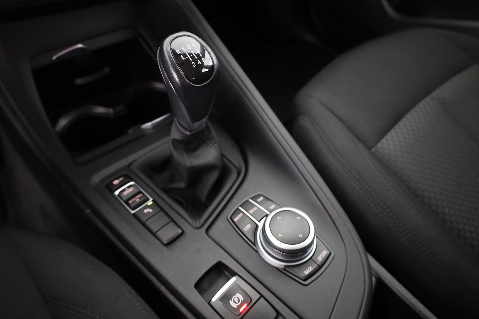 BMW X1 18d sDrive LED Navi Sitzheizung Tempomat PDC foto 14