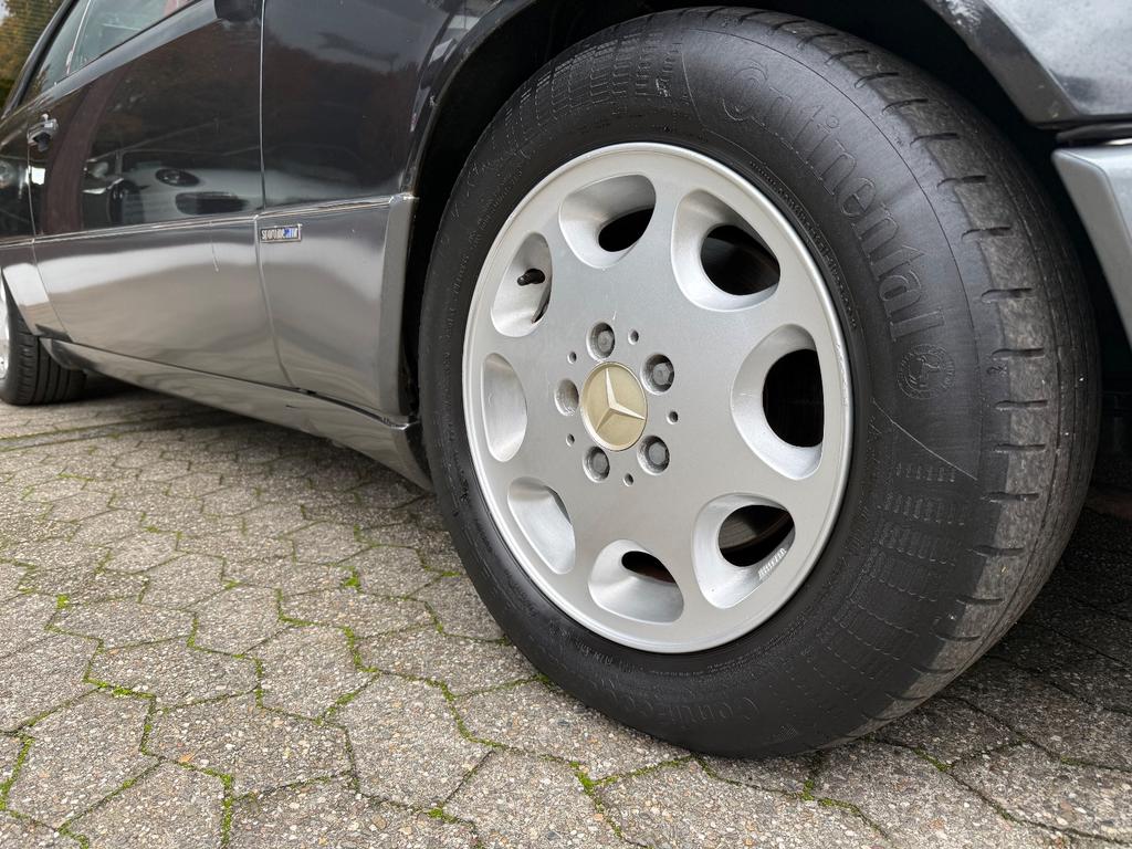 Mercedes-Benz CE 300