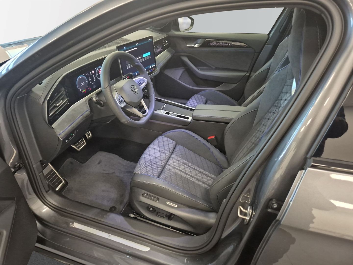 Volkswagen Passat R-Line Black Style 2.0 TDi DSG AHK IQDriv foto 3