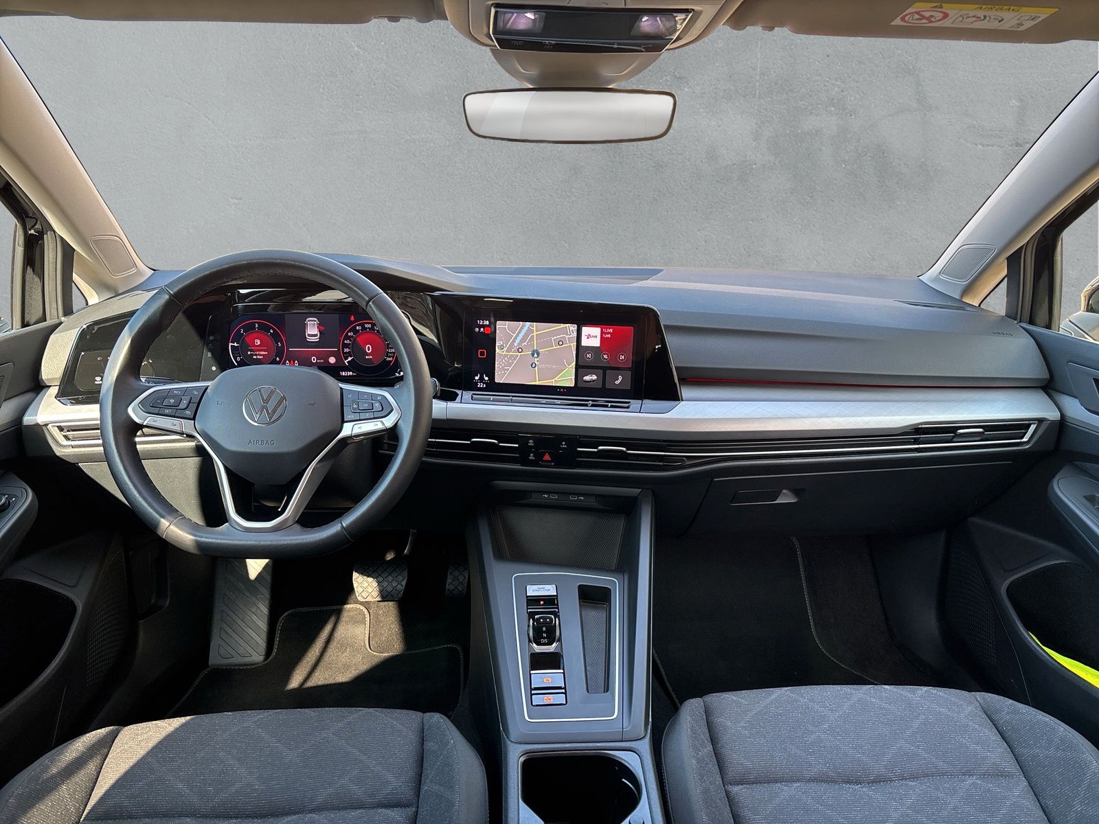 Fahrzeugabbildung Volkswagen Golf Variant Life 2.0 TDI DSG App-Connect RFK