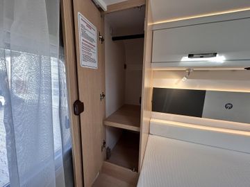 Sunlight Adventure T 69LC 8G Combi 6E SAT TV Heckstützen