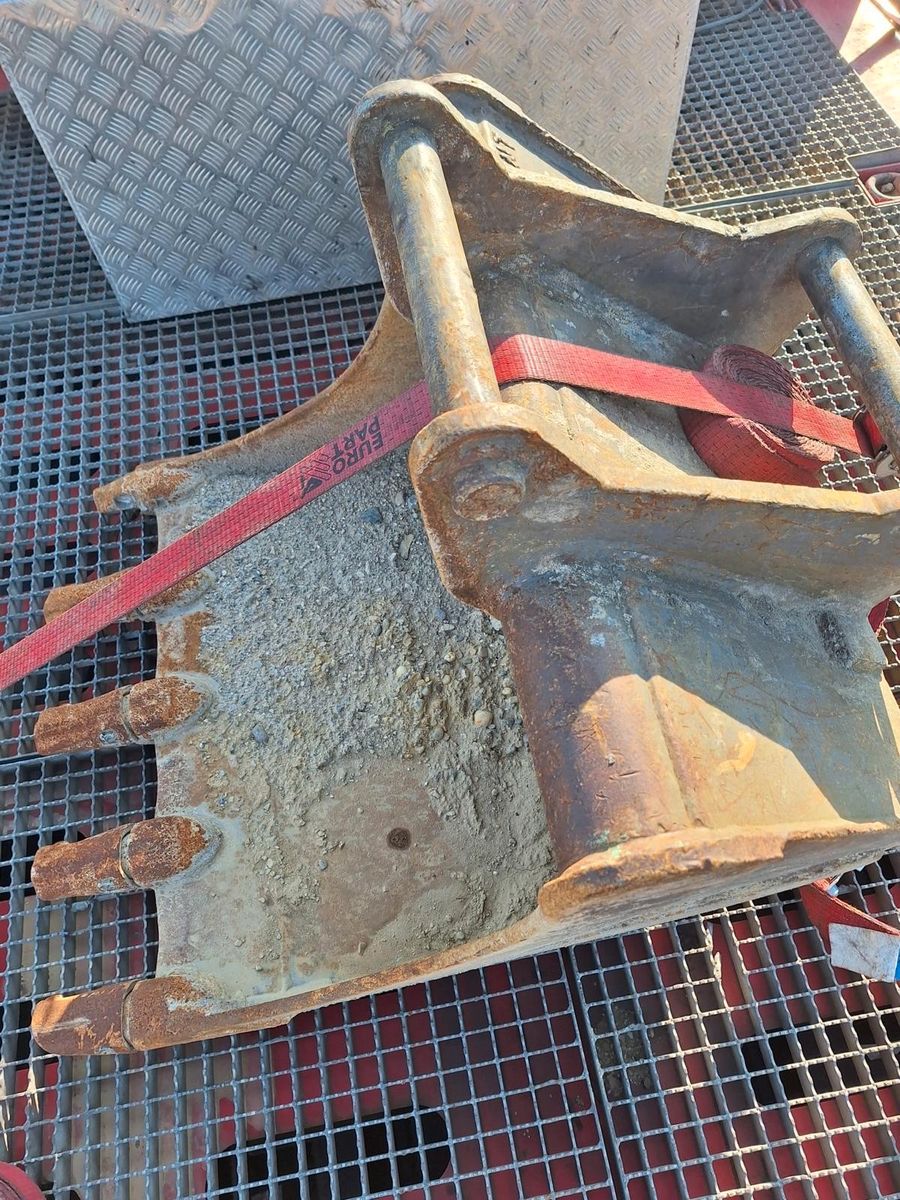Fahrzeugabbildung Takeuchi TB 175 W / SW / Hammeleitung /
